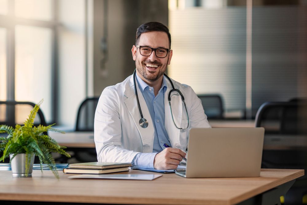 La carrera de Medicina es la mejor pagada a nivel nacional, según IMCO