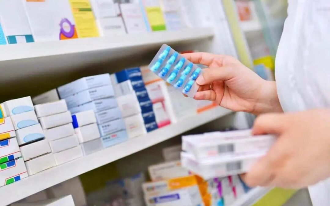 Mexicanos gastan casi la mitad de su salario en medicamentos; Sofía busca reducir el desembolso directo